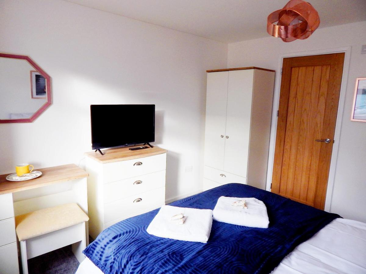 Modern, Well Located En-Suite Rooms With Parking - Orbitat Accommodations Cambridge  Ngoại thất bức ảnh